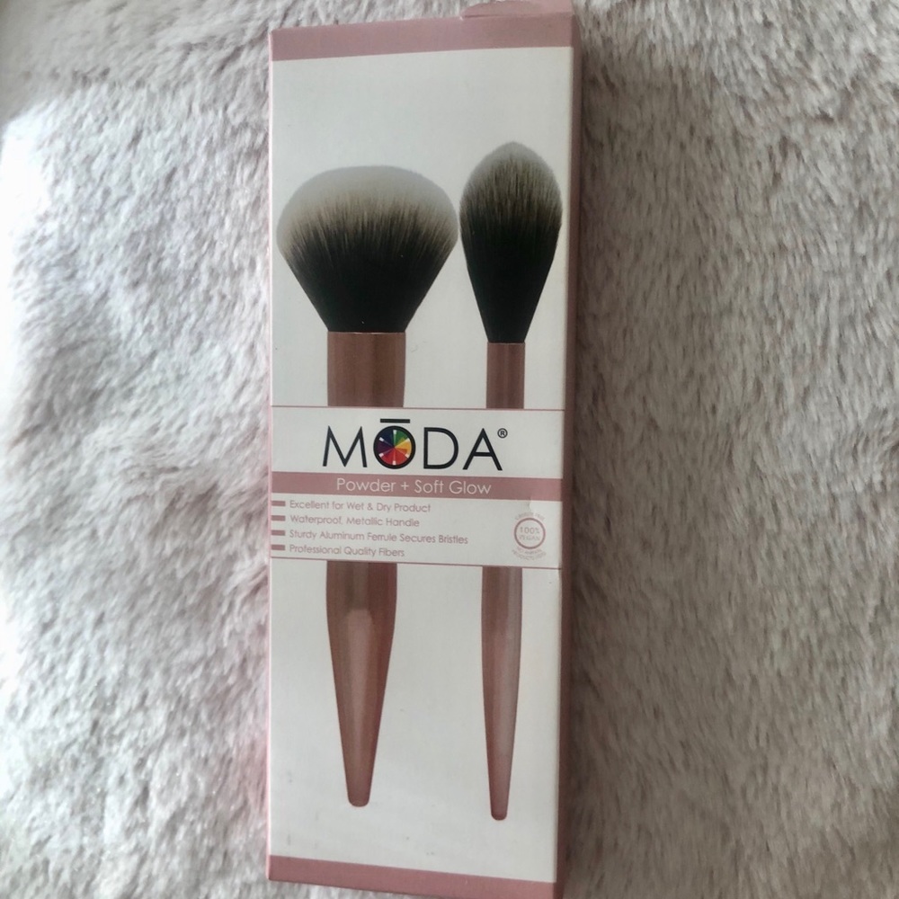 Moda Powder + Soft Glow Brush Duo